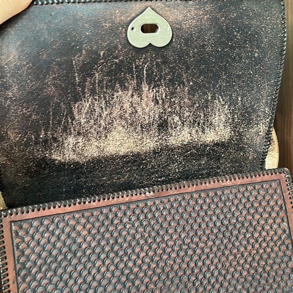 🤎Vintage~Handmade Leather Bag with Heart Clasp Closure - Picture 11 of 14